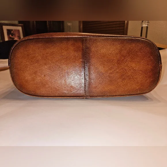 Cogna Leather Purse - Picture 6 of 16